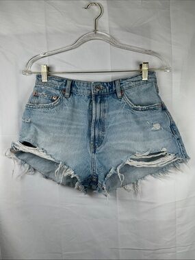Zara Blue Jean Shorts Women’s Size 6 Light Wash Distressed Denim